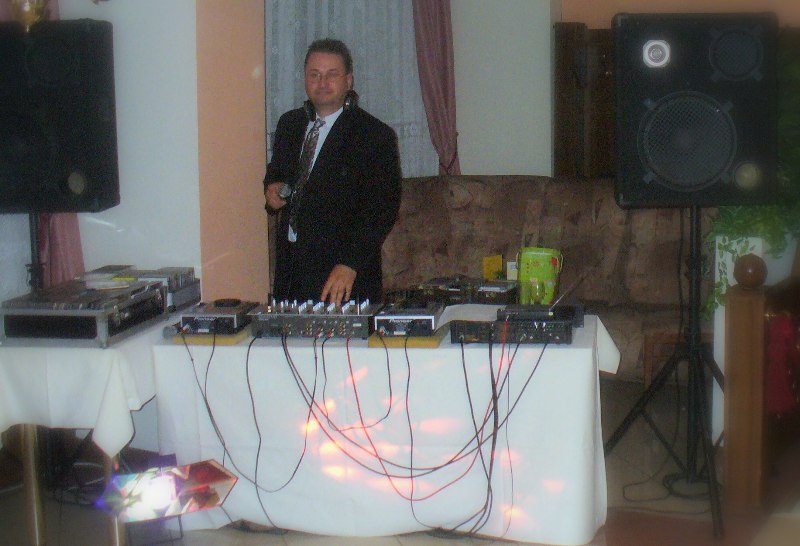 DJ I.JPG